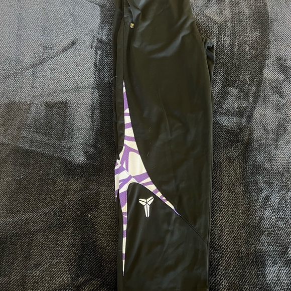Nike Kobe Black/Purple Sweatpants Men’s Size Medium - Picture 2 of 4